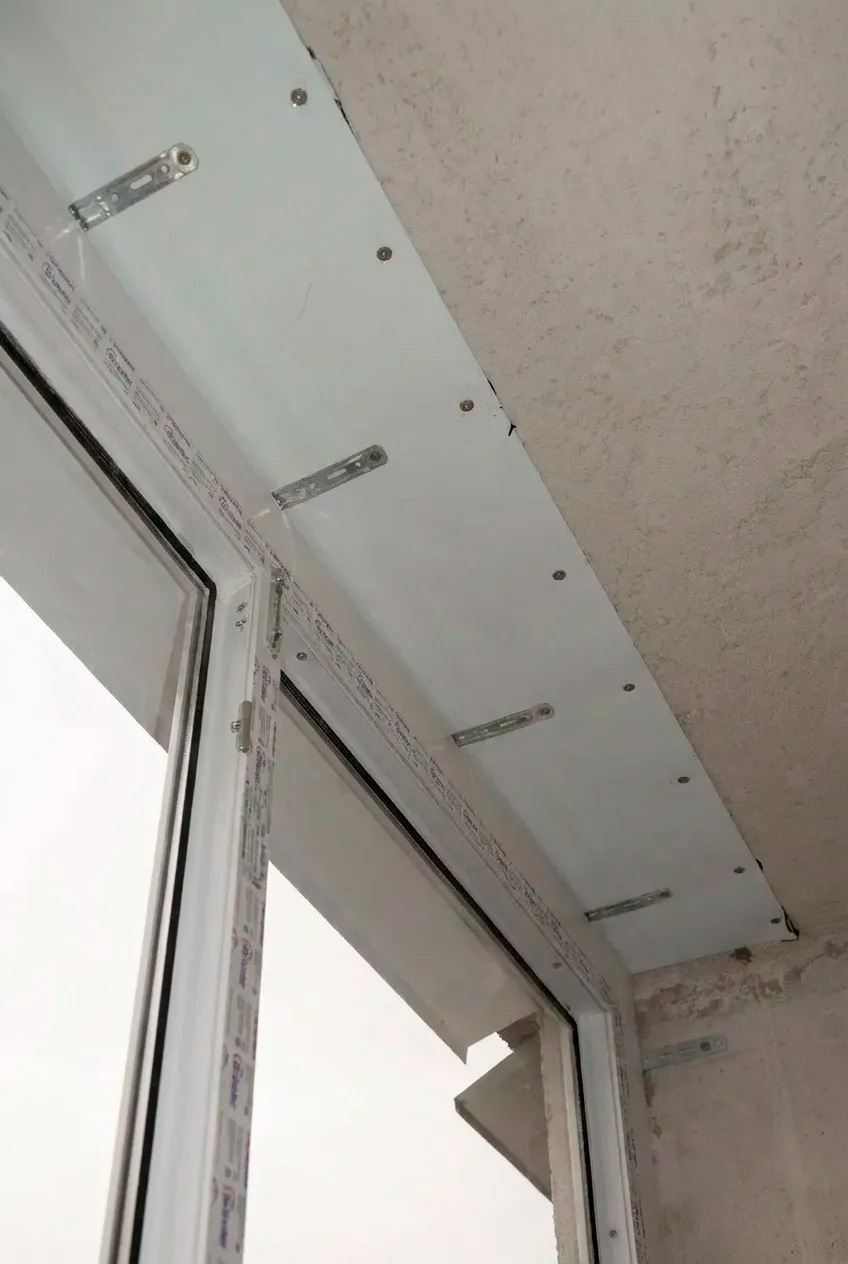 Козырек балконный Белый штрипса 350 мм.